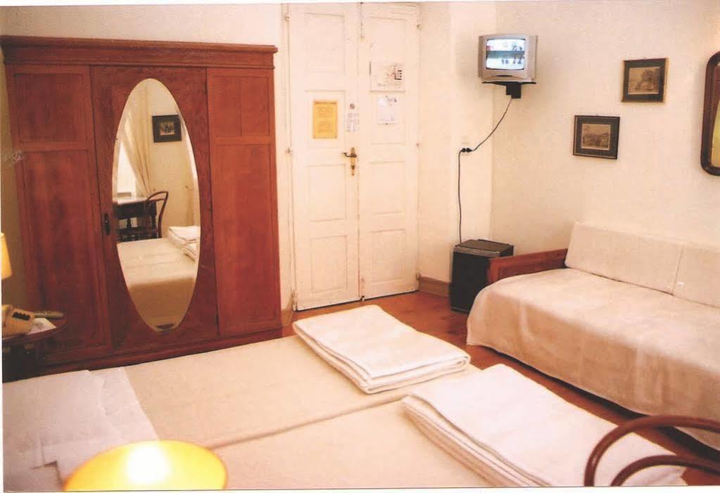 Hotel Omiros エルムポリ エクステリア 写真