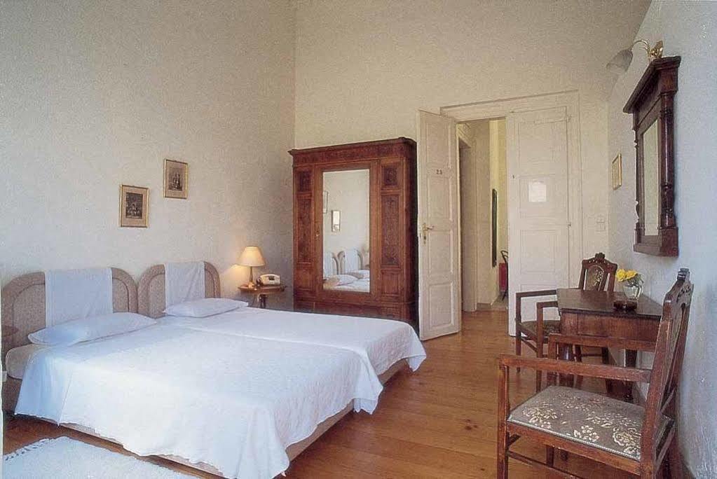 Hotel Omiros エルムポリ エクステリア 写真